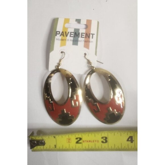 Pavement Earrings oval Geometric Design Gold tone Red black western - Picture 3 of 4